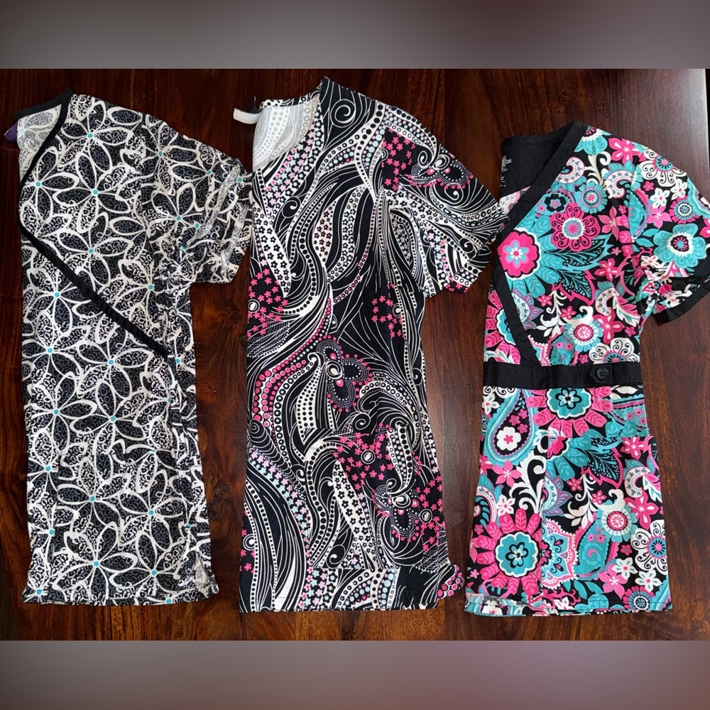 Women’s scrub tops